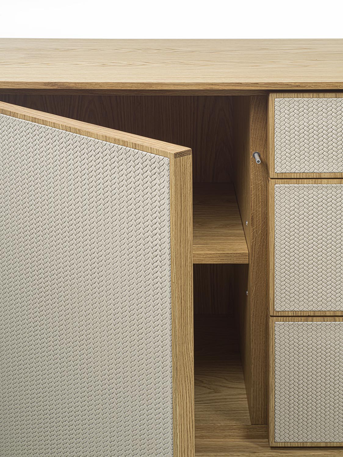 VELA SIDEBOARD 100+6 Gallery 4