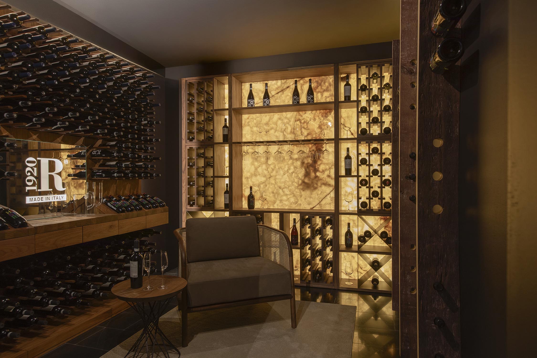 CRU ONYX Gallery 2